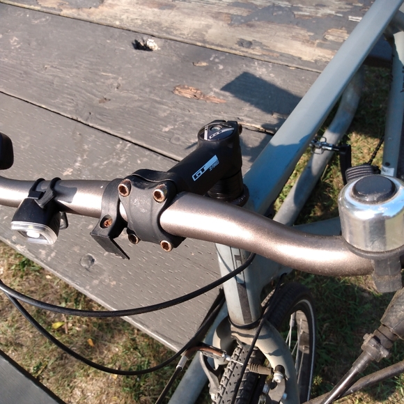 Men's XL GT Traffic 2.0se commuter/hybrid bicycle - Picture 2 of 4